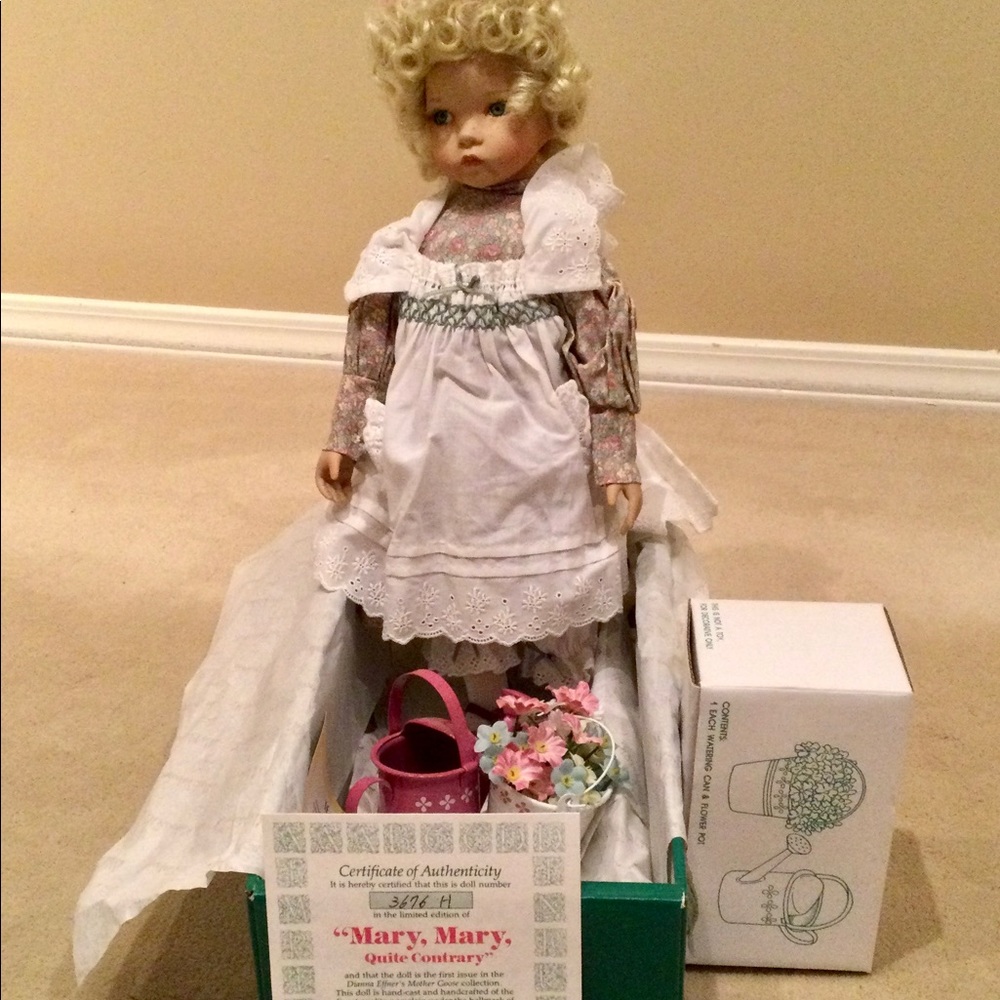 Ashton Drake collectable porcelain doll. Like new! Mary, Mary - Picture 4 of 5